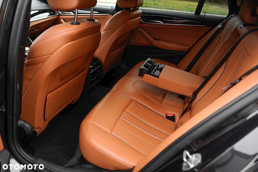 BMW Seria 5 520d Sport Line - 14