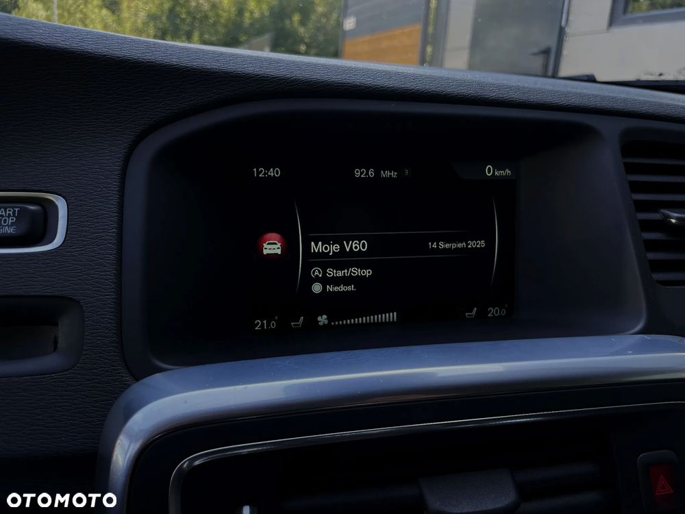 Volvo V60 D4 Geartronic Momentum - 25