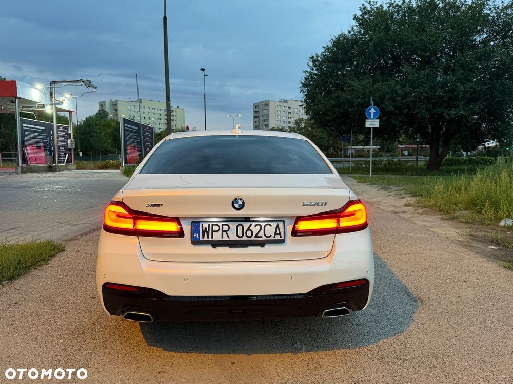 BMW Seria 5 530i xDrive mHEV Luxury Line - 4