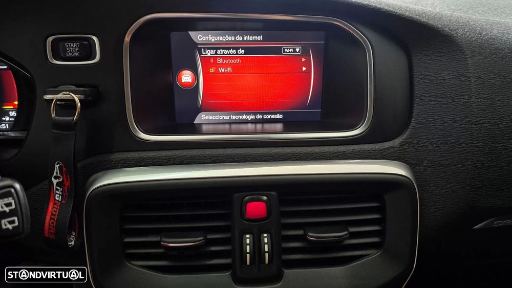 Volvo V40 2.0 D2 Momentum Geartronic — fotografia 41