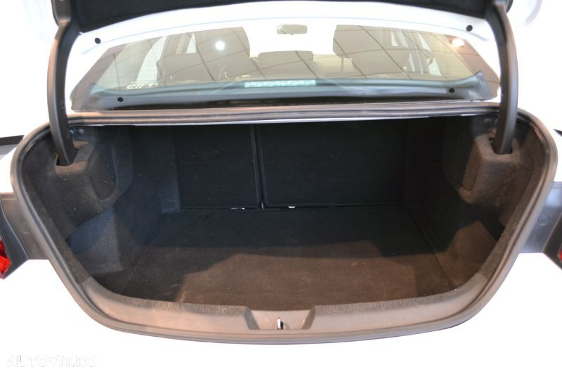 Renault Megane TCe Business - 9