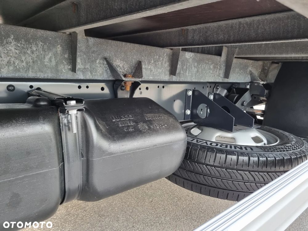 Iveco Daily 50-180 3.0 HPi 8-Palet 2 x Firanka + Winda Dhollandia 1000kg - 17