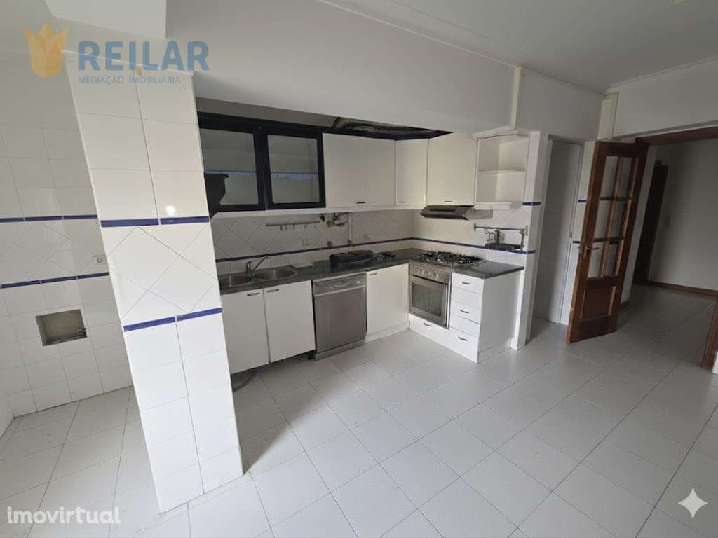 Carregado - T3 Impecável - Grande imagem: 2/13