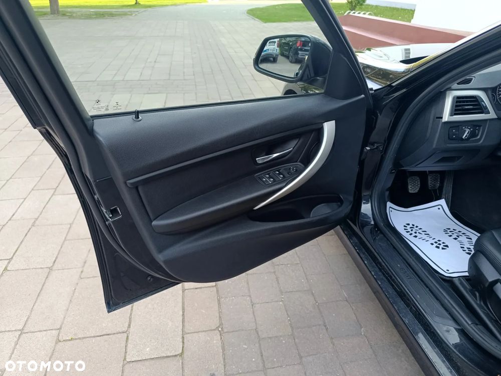 BMW Seria 3 318d DPF Edition Lifestyle - 25