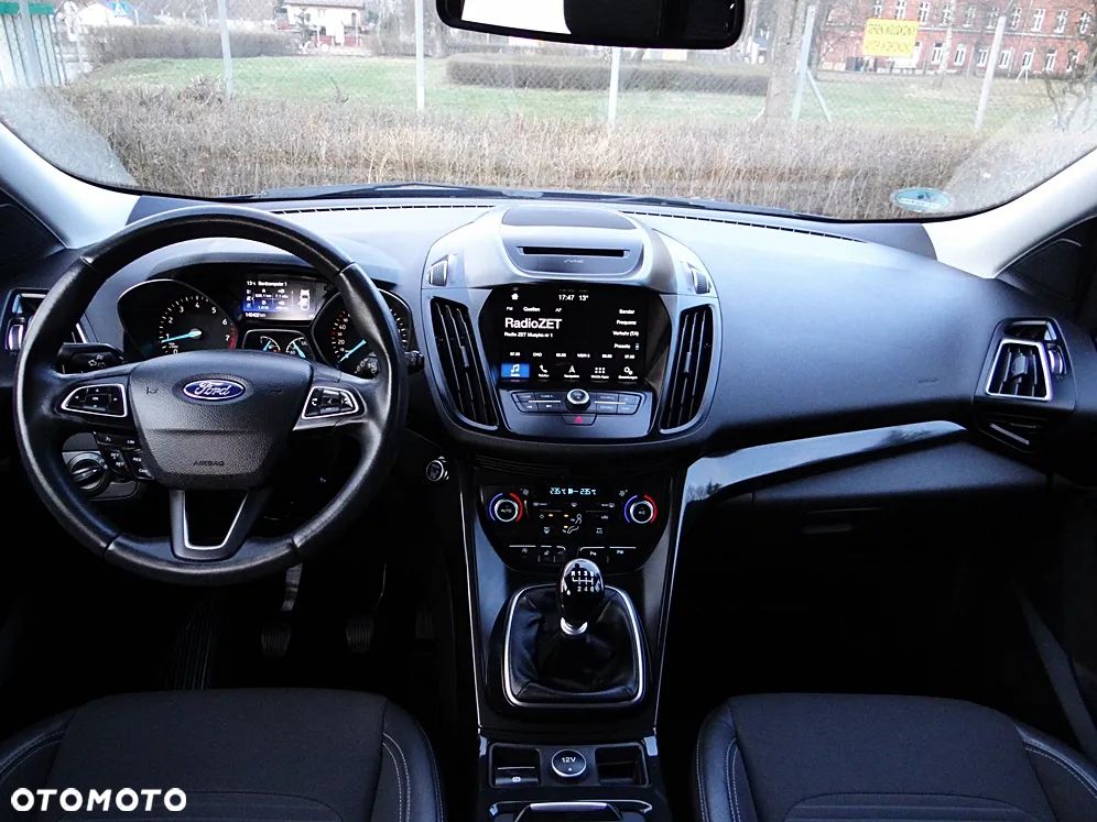 Ford Kuga 1.5 EcoBoost 2x4 Titanium - 25