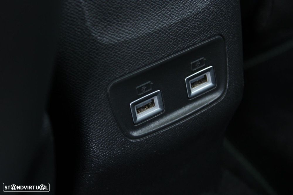 Peugeot e-208 GT+ - 41