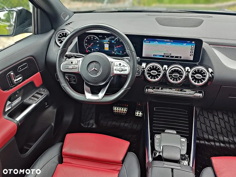 Mercedes-Benz GLA 250 4-Matic AMG Line - 14