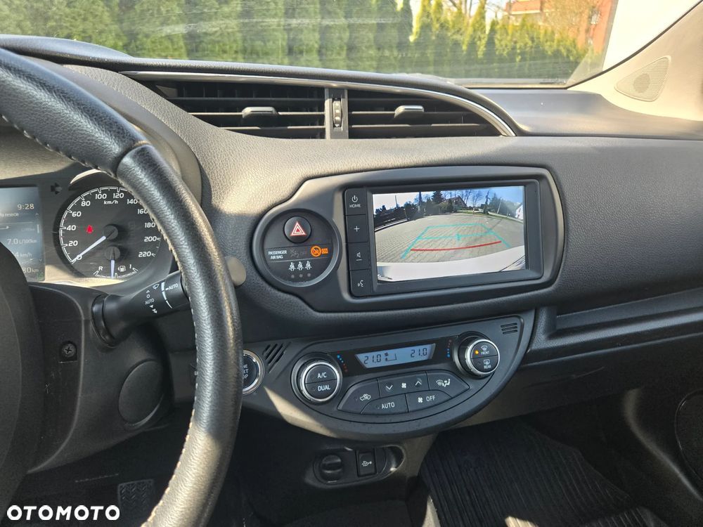 Toyota Yaris 1.5 Premium - 20