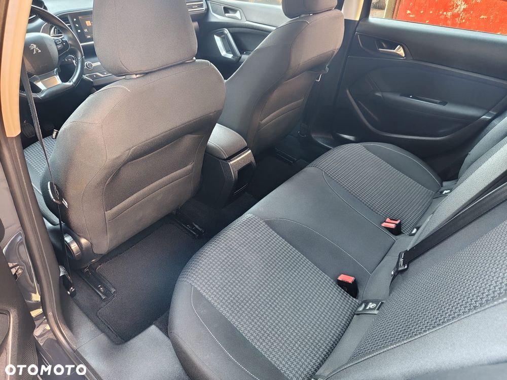 Peugeot 308 - 23