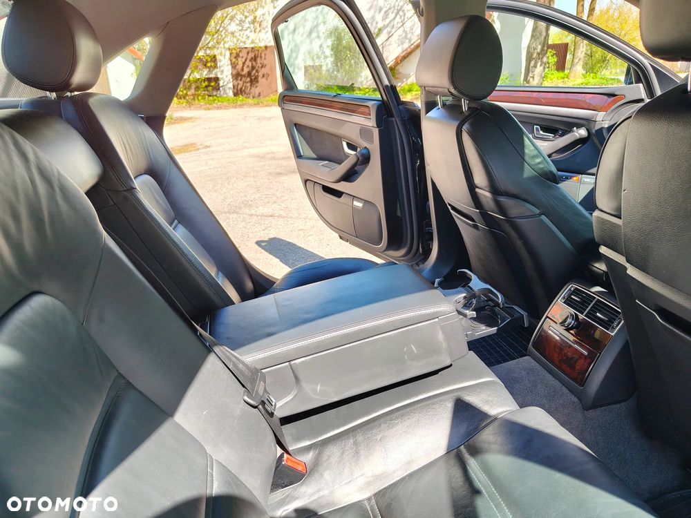 Audi A8 4.2 Quattro - 8