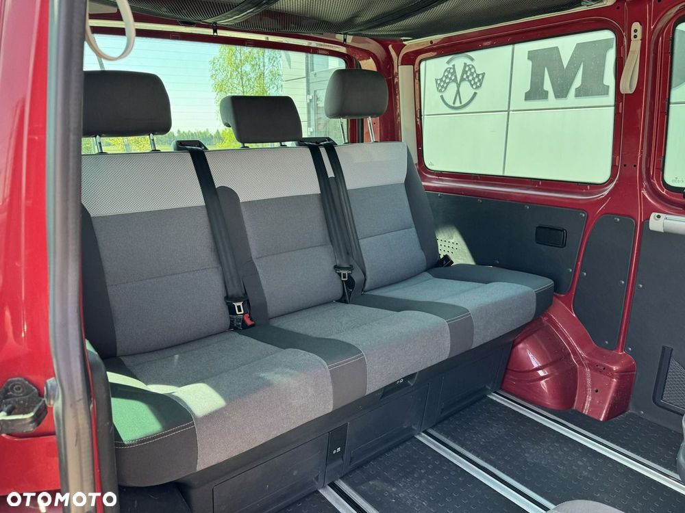 Volkswagen Multivan - 22