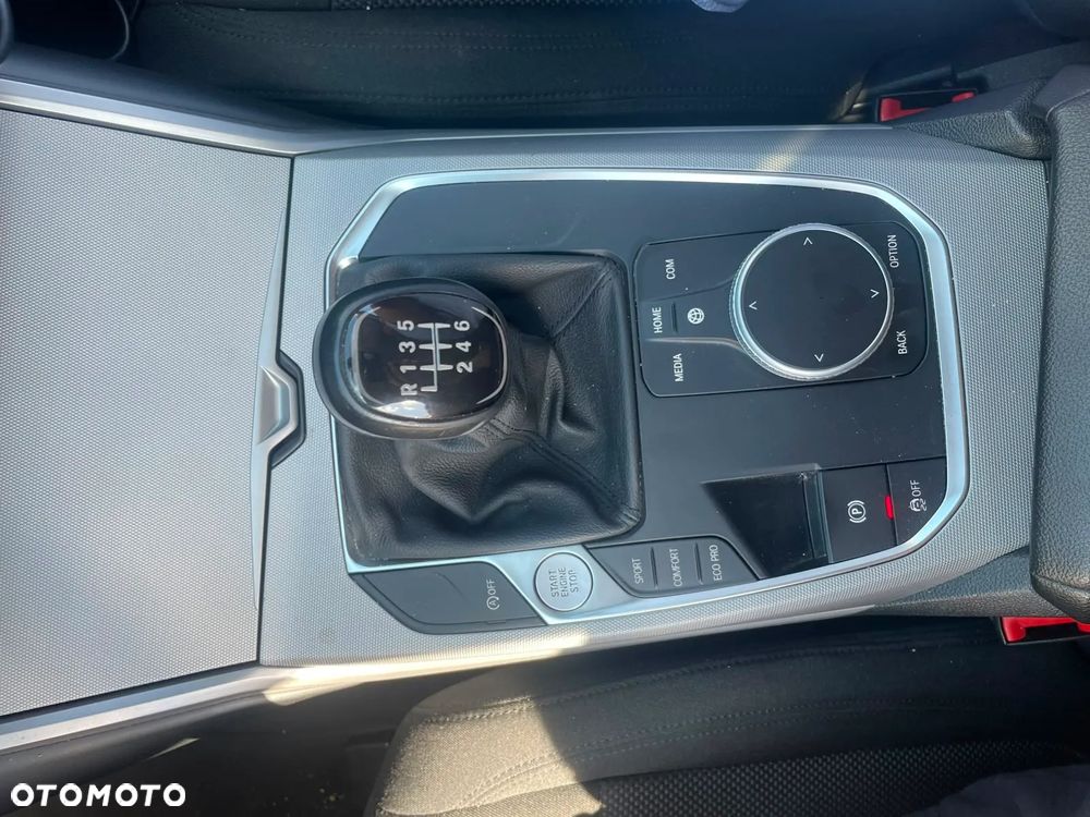 BMW Seria 3 318i - 19