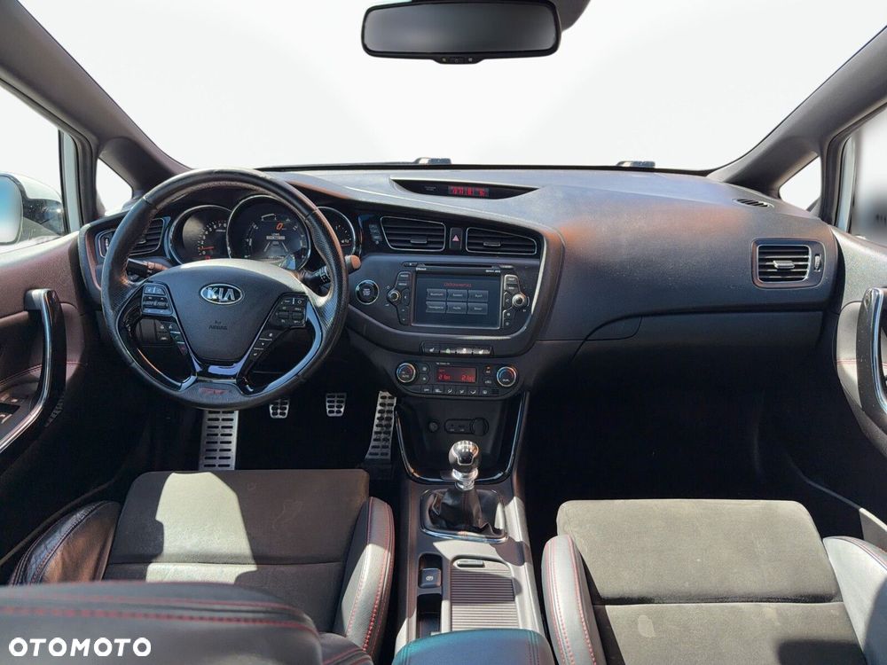Kia Ceed 1.6 T-GDI GT - 27