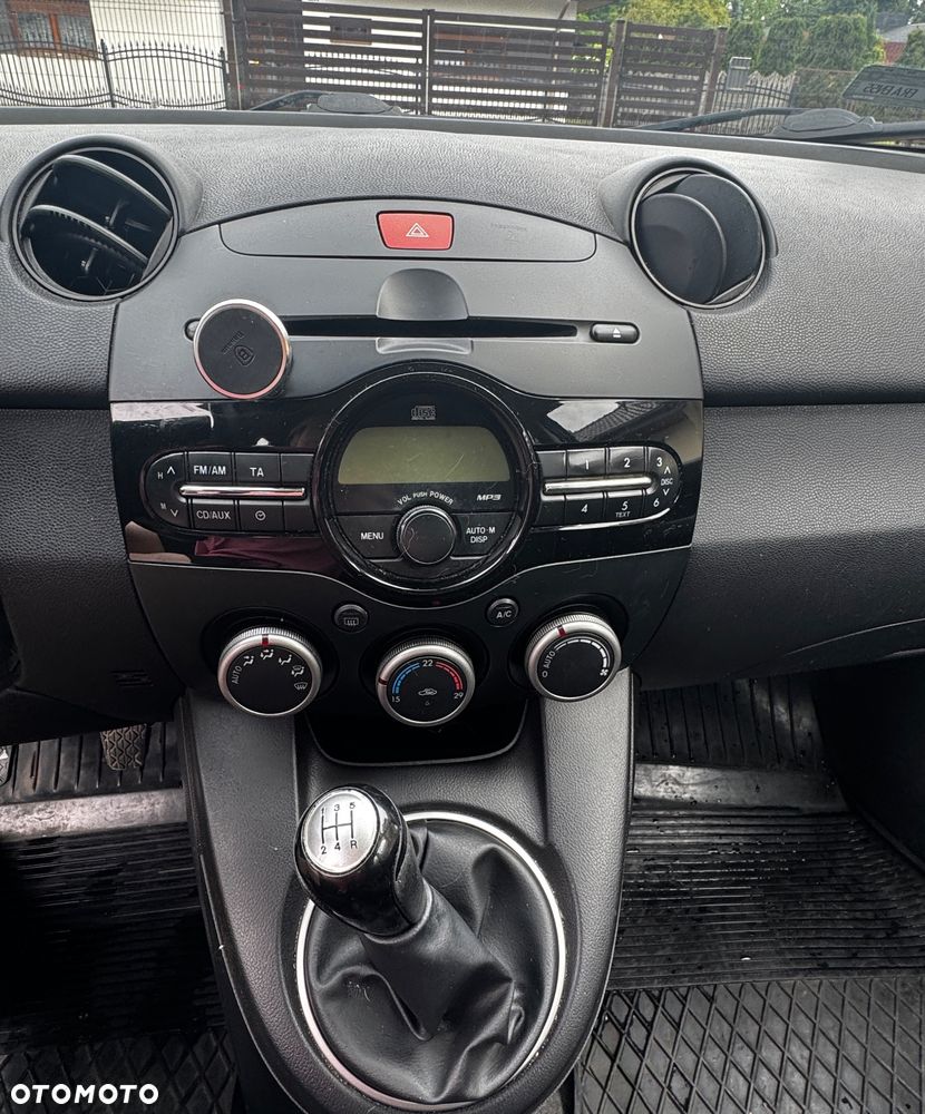 Mazda 2 1.3 Exclusive - 12