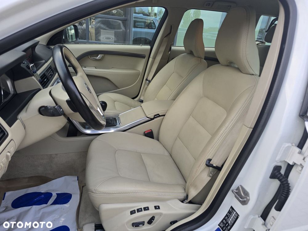 Volvo XC 70 - 8