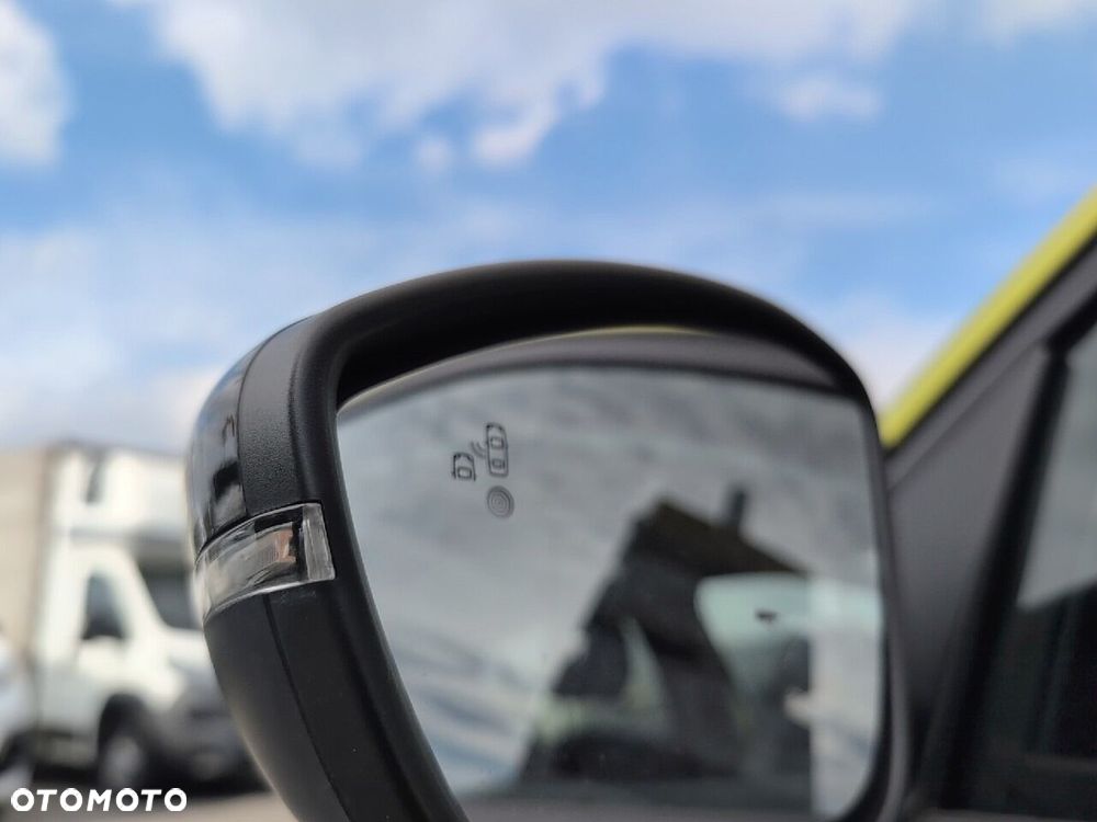 Peugeot 208 - 17