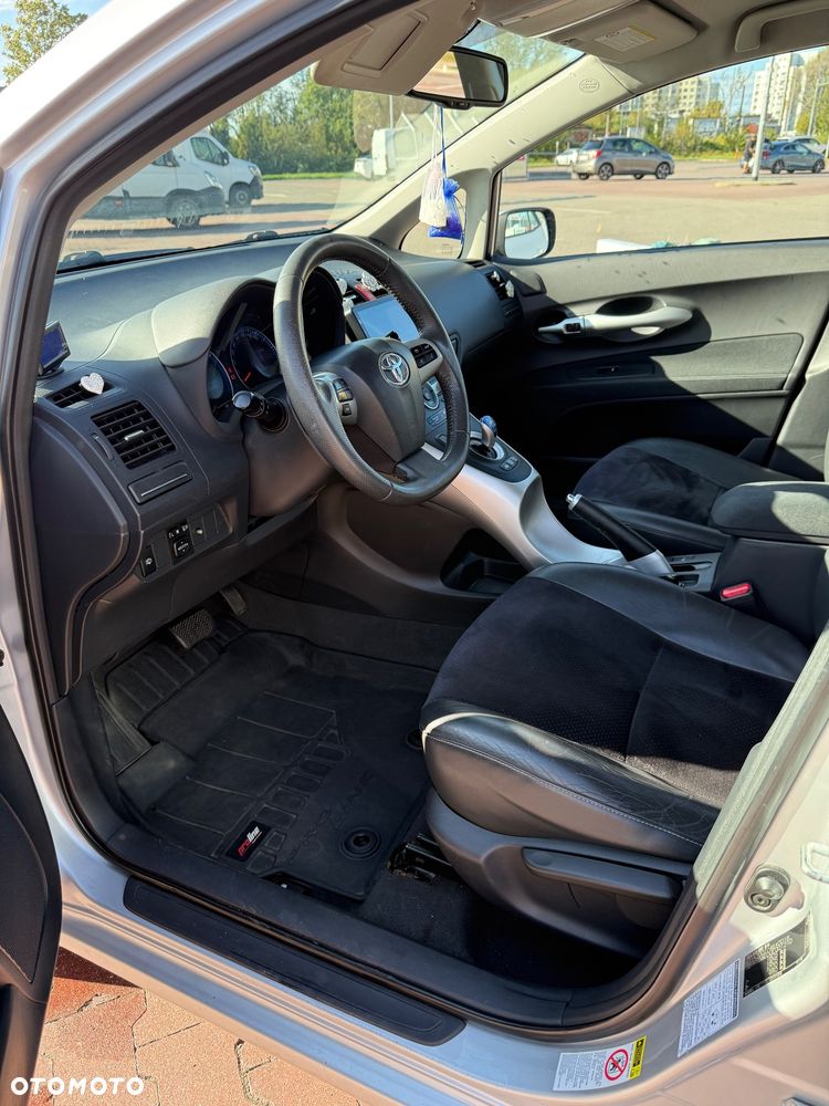 Toyota Auris 1.8 HSD Sol - 11