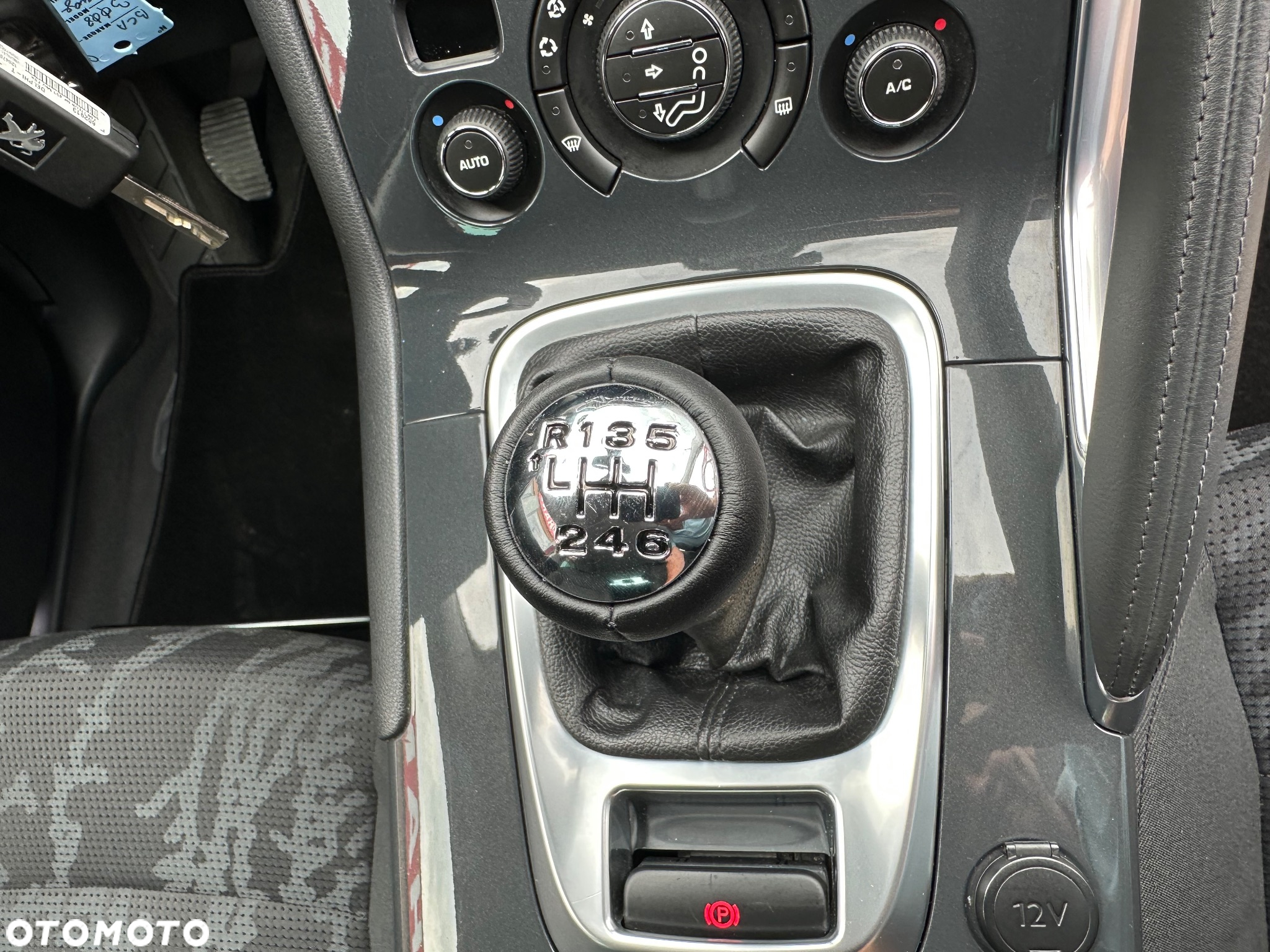 Peugeot 3008 - 24