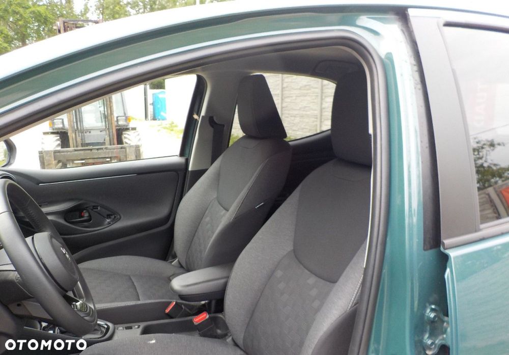 Toyota Yaris - 22