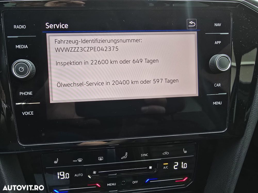 Volkswagen Passat 2.0 TDI SCR DSG Business - 23
