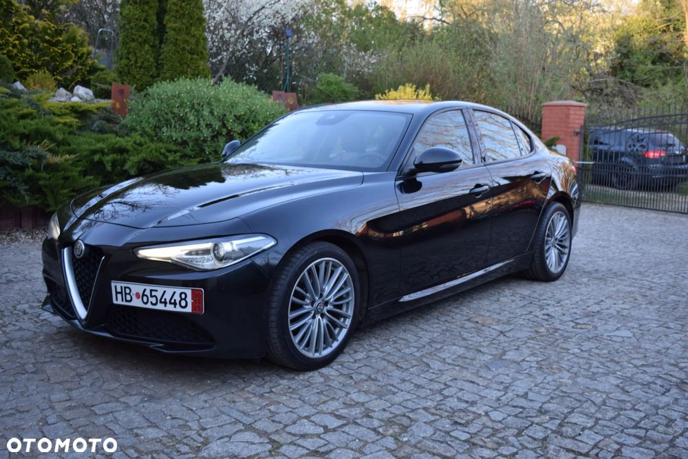 Alfa Romeo Giulia 2.2 AT8 Executive - 2