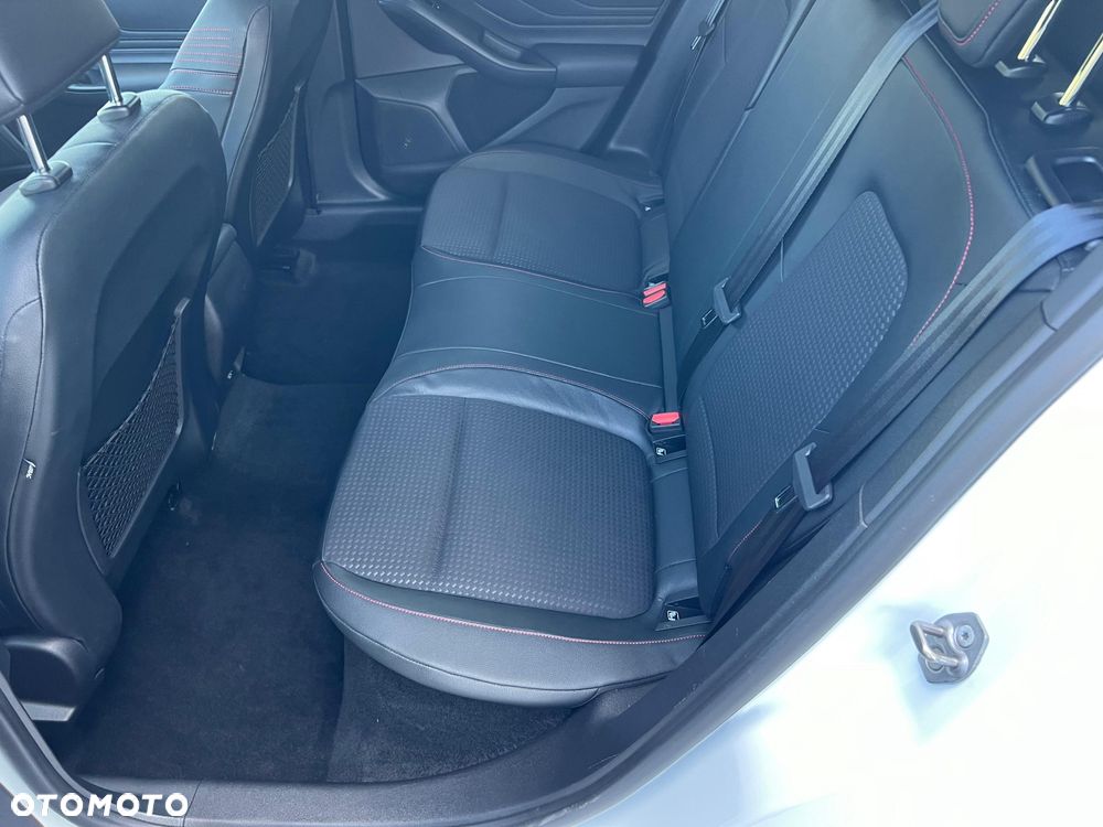 Ford Focus 1.0 EcoBoost Start-Stopp-System ST-LINE STYLE - 16