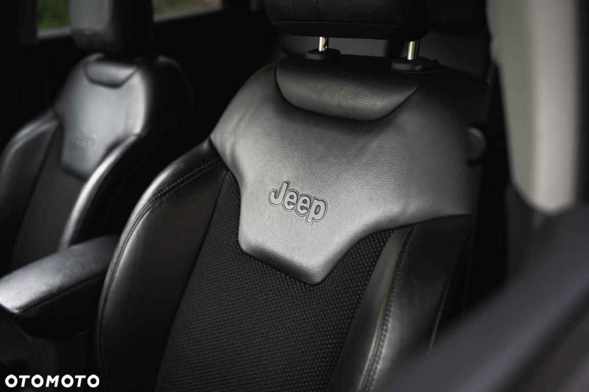 Jeep Compass - 26