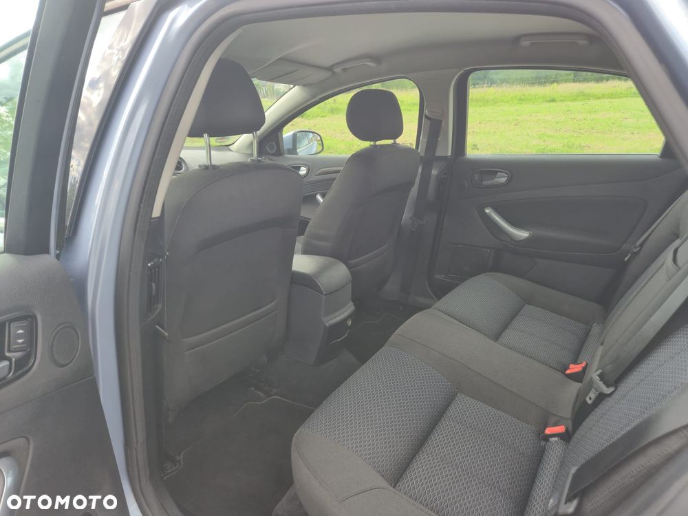 Ford Mondeo 2.0 Ghia Executive - 12