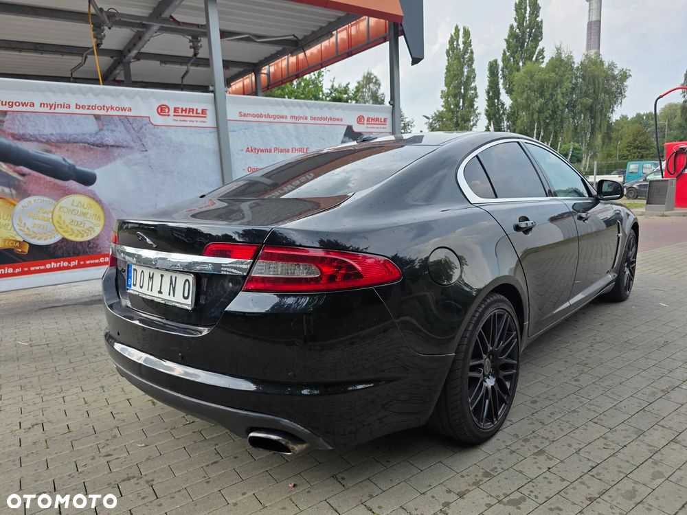 Jaguar XF 2.7 V6 D Premium Luxury - 4