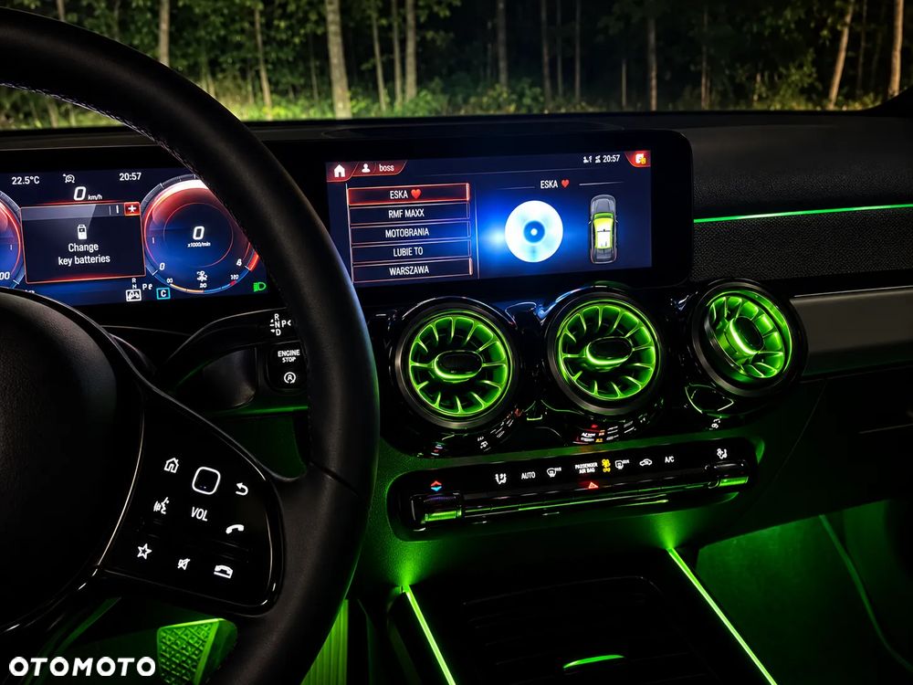 Mercedes-Benz GLB 200 Progressive 7G-DCT - 30