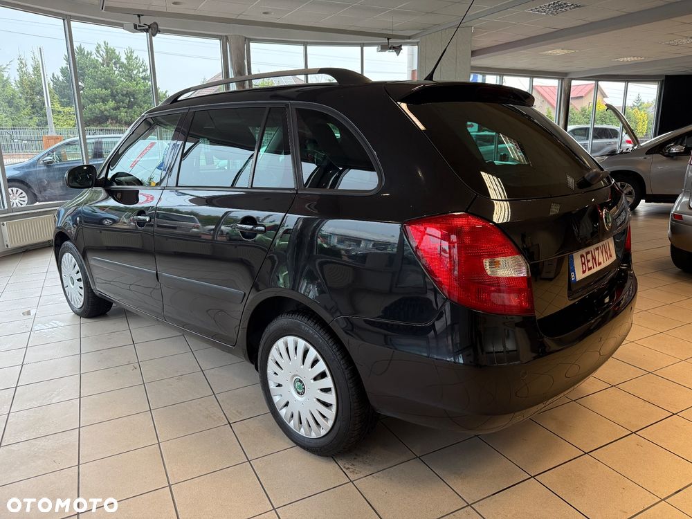 Skoda Fabia 1.6 16V Style - 10
