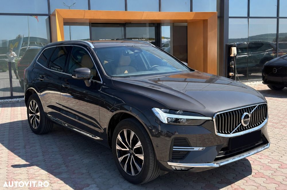 Volvo XC 60 B5 AT AWD MHEV Plus Dark - 3