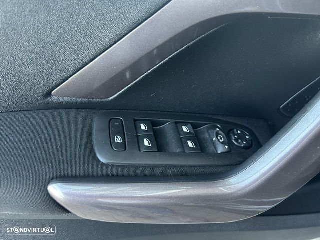 Peugeot 2008 1.2 PureTech Active - 19