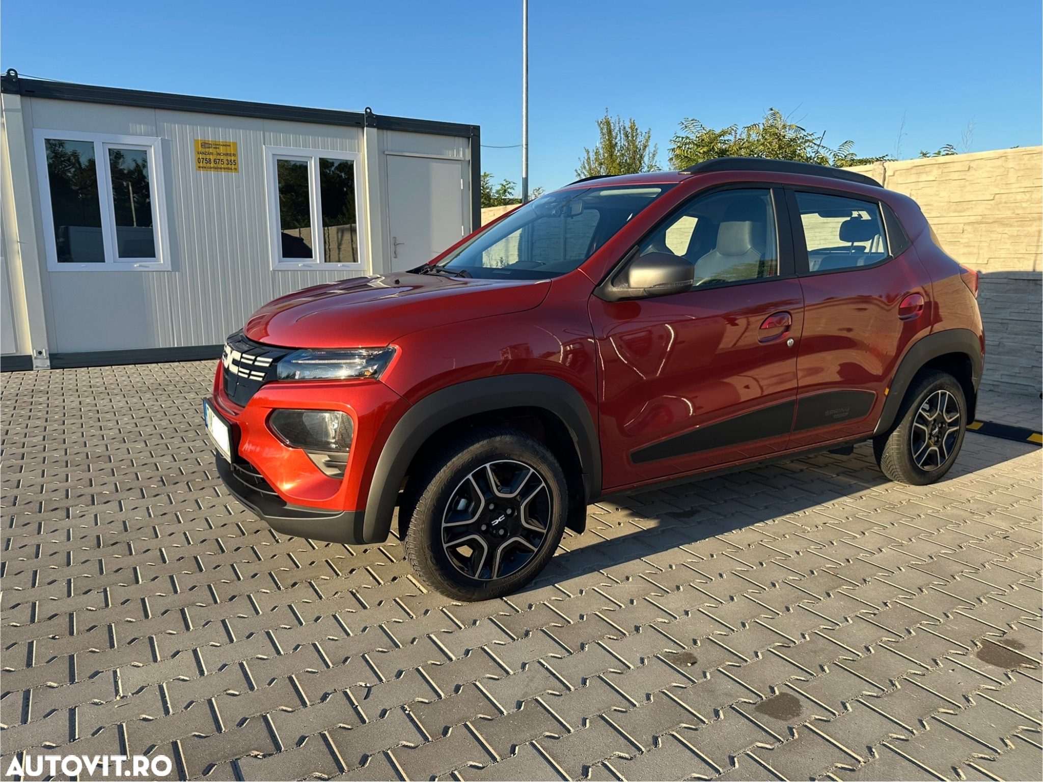 Dacia Spring Essential - 2