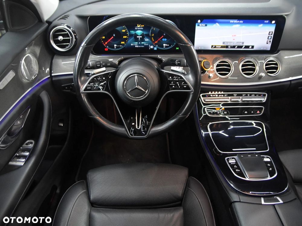 Mercedes-Benz Klasa E 300 de 4Matic 9G-TRONIC - 21