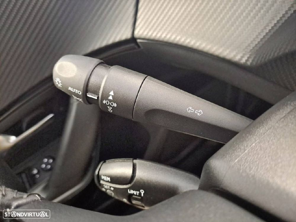 Peugeot 2008 1.2 PureTech Allure Pack - 14