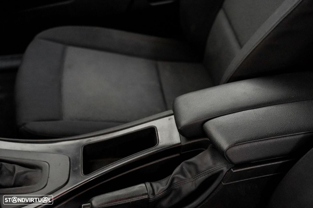 BMW 320 d Coupe Auto - 12