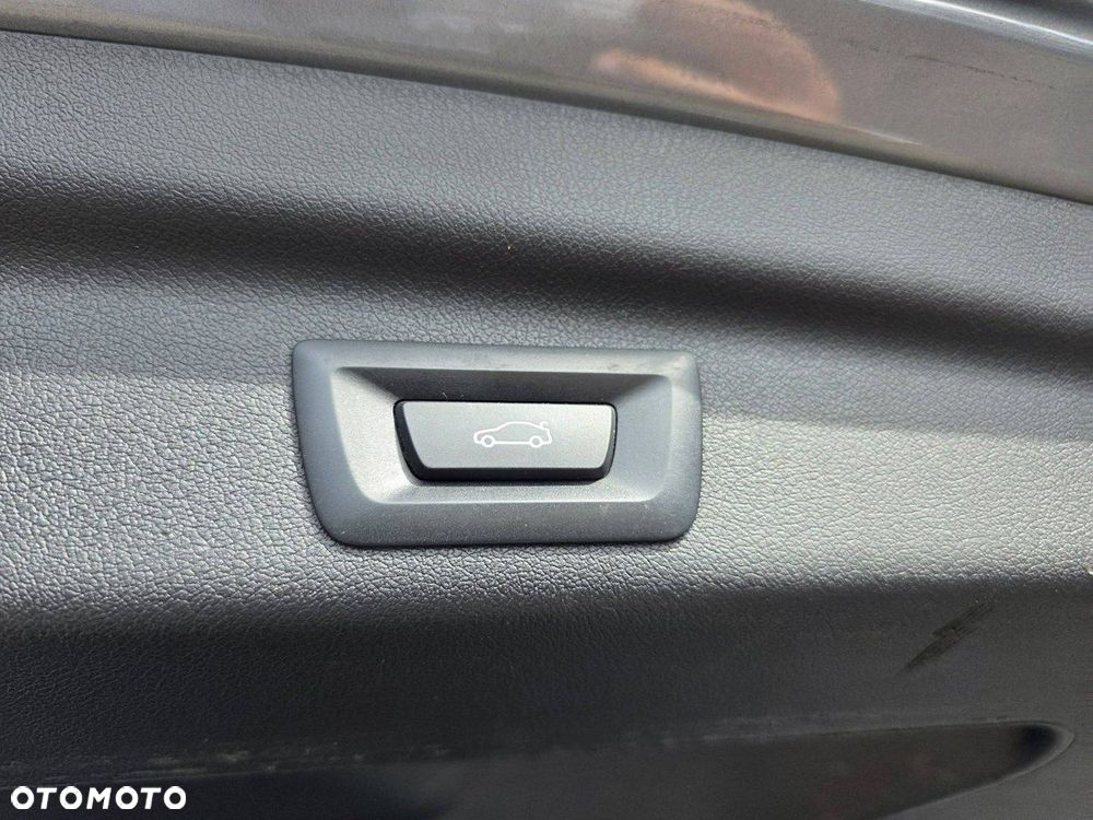 BMW Seria 2 218i sport - 36