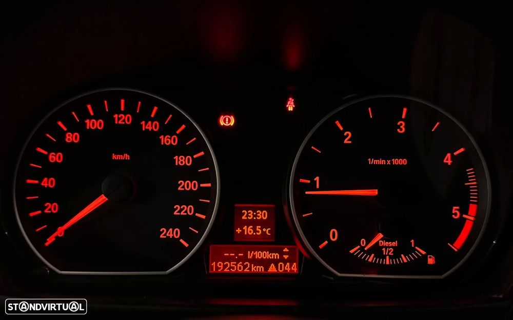 BMW 118 d Pack M - 11