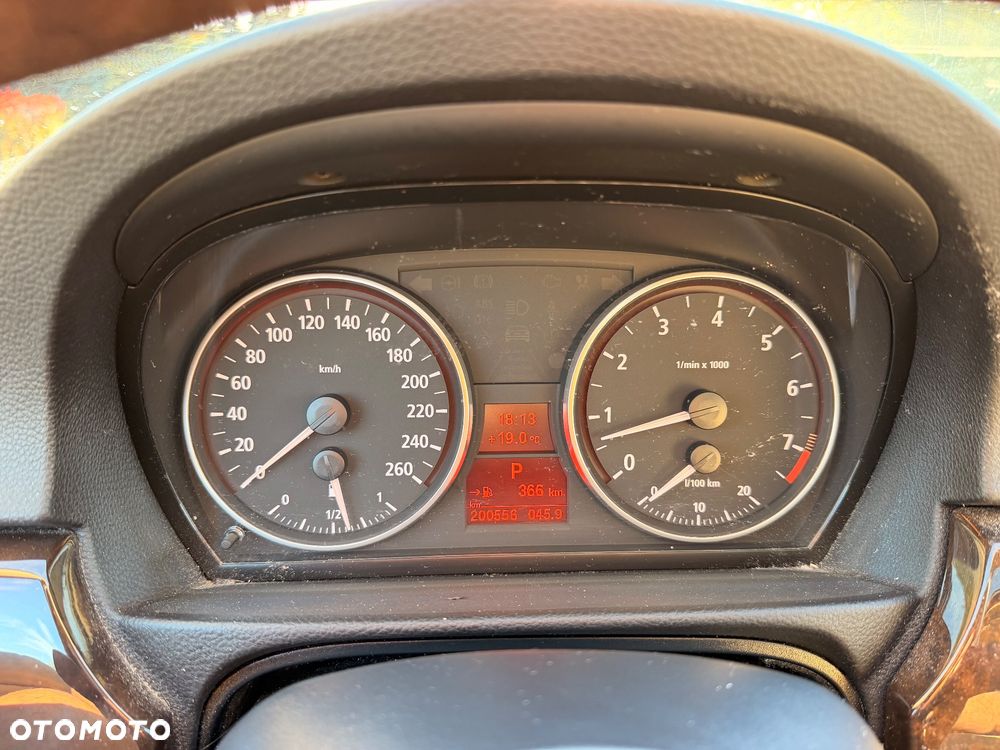 BMW Seria 3 325xi - 32