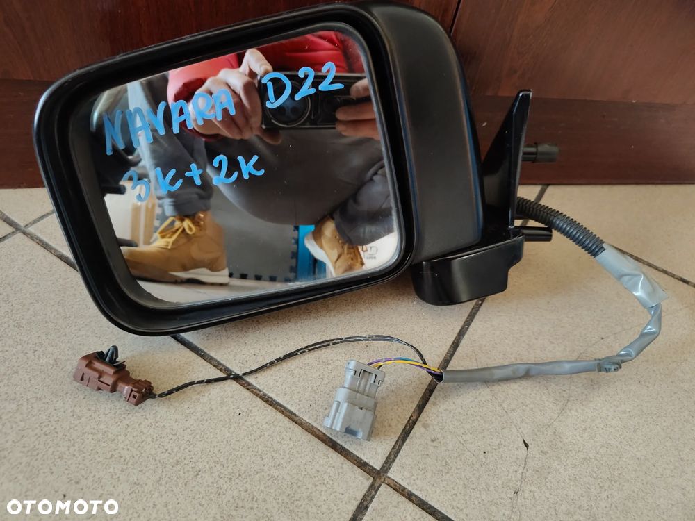 NISSAN NAVARA D22 LUSTERKO LEWE 5 PIN