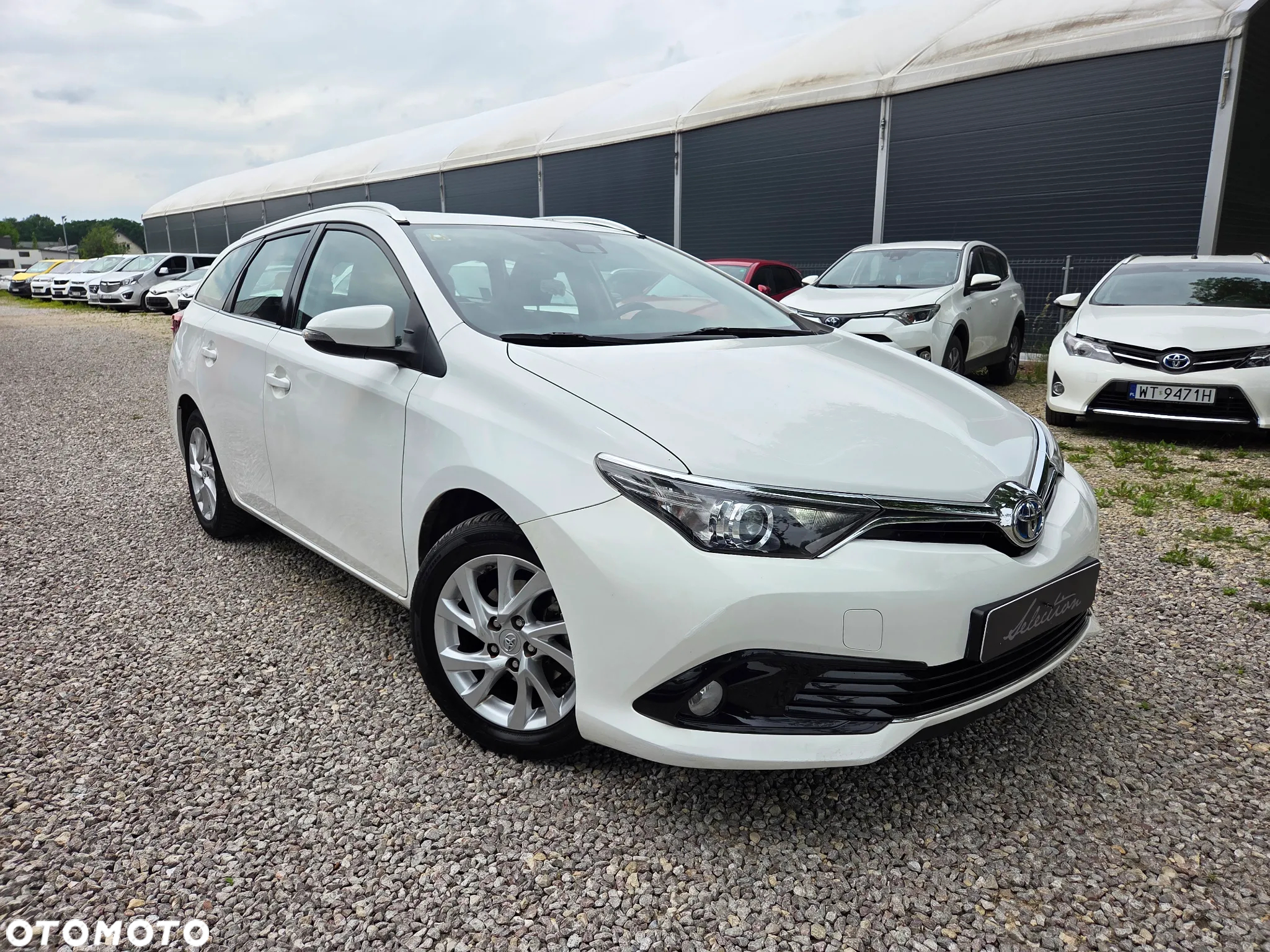 Toyota Auris 1.8 VVT-i Hybrid Automatik Touring Sports Edition - 3