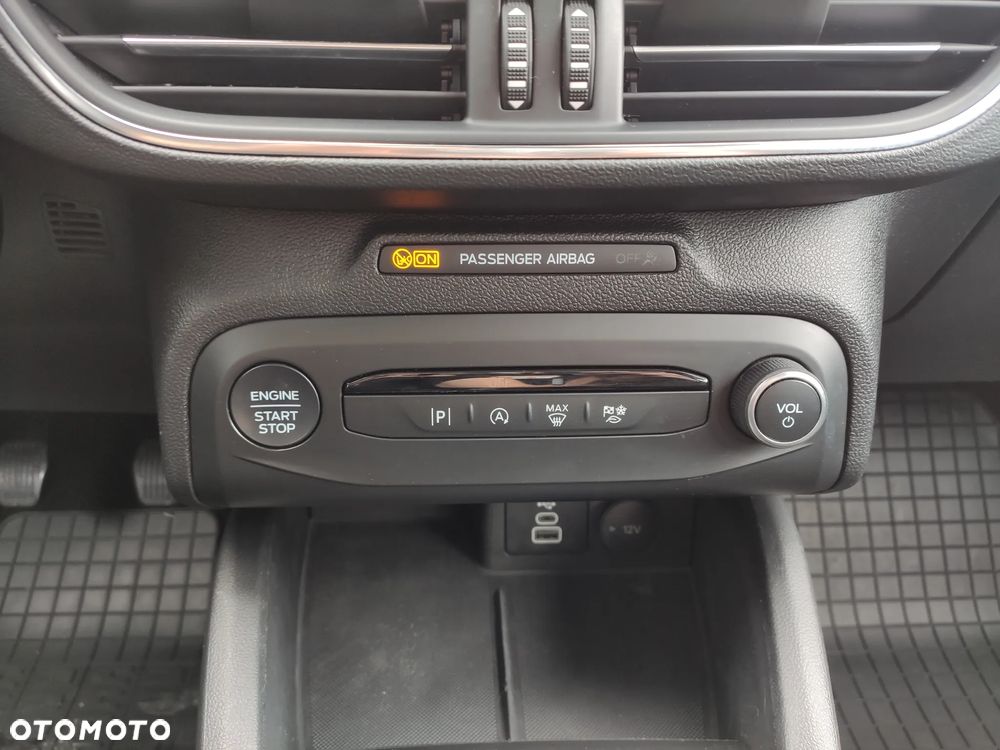 Ford Focus 1.0 EcoBoost mHEV Titanium - 35