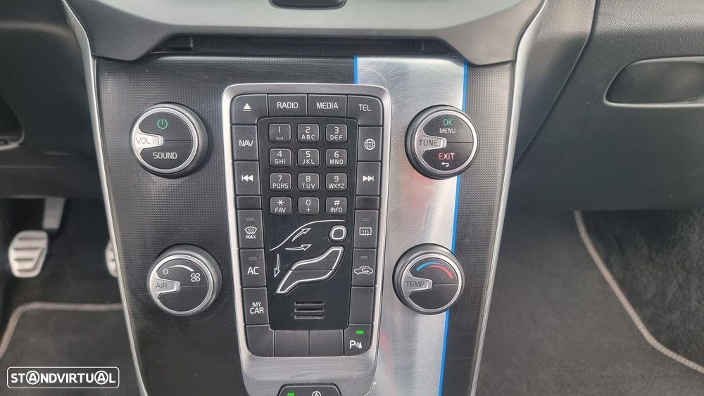 Volvo V40 2.0 D2 R-Design - 11