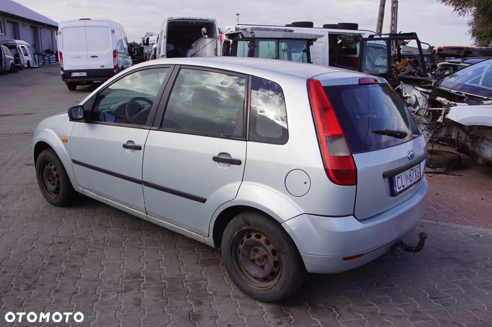 Auto na części - Ford Fiesta MK6 1.3 8V 70 KM A9JA 2S6R-7F094-DA Vitro 2003R Silnik Skrzynia Błotnik Drzwi Szyba Maska Klapa Zderzak Lusterko Sterownik Moduł Czujnik Deska Kokpit Licznik - 7