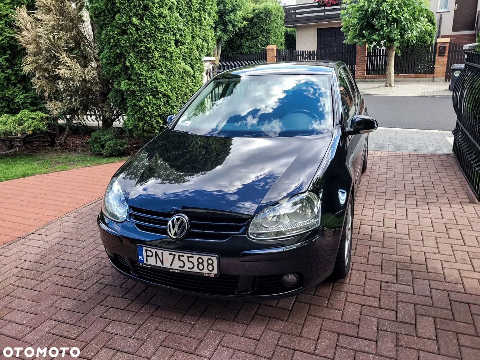 Volkswagen Golf V 1.9 TDI DPF BlueMot Comfortline - 4