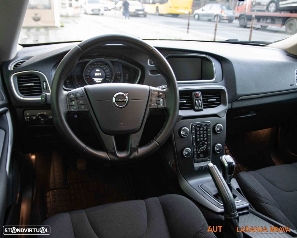 Volvo V40 D2 Kinetic - 2