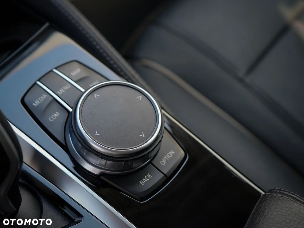 BMW Seria 5 530d xDrive Touring Luxury Line - 18