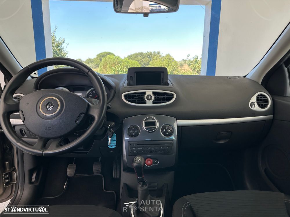 Renault Clio - 12