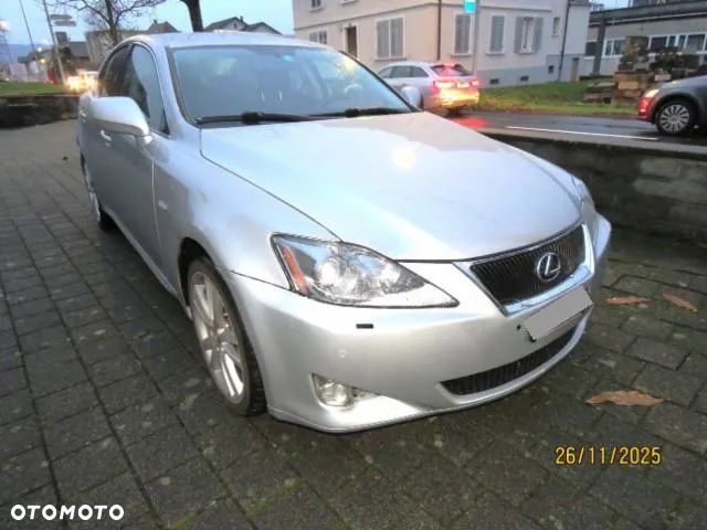 Lexus IS - 1